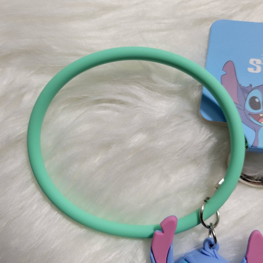 Disney Stitch Hoop Keychain - Picture 5 of 6